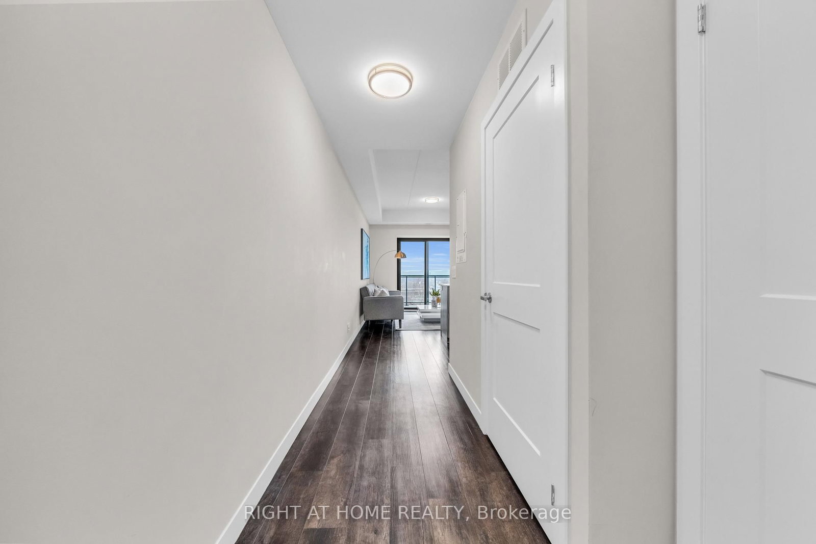 Condo for sale at 807-15 Queen Street, Hamilton, Ontario, L8P 0C6 - Central - MLS: X12801696