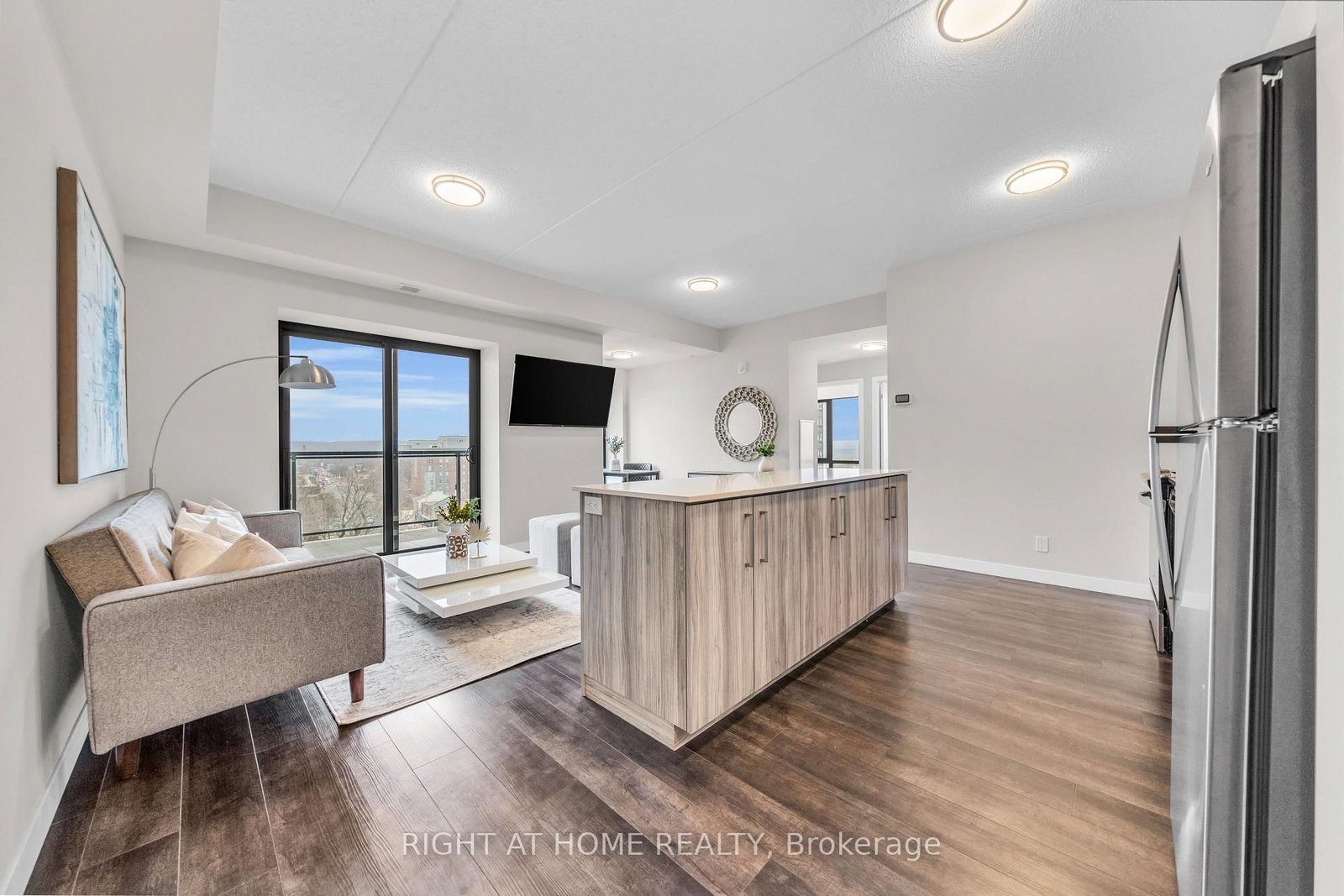 Condo for sale at 807-15 Queen Street, Hamilton, Ontario, L8P 0C6 - Central - MLS: X12801696