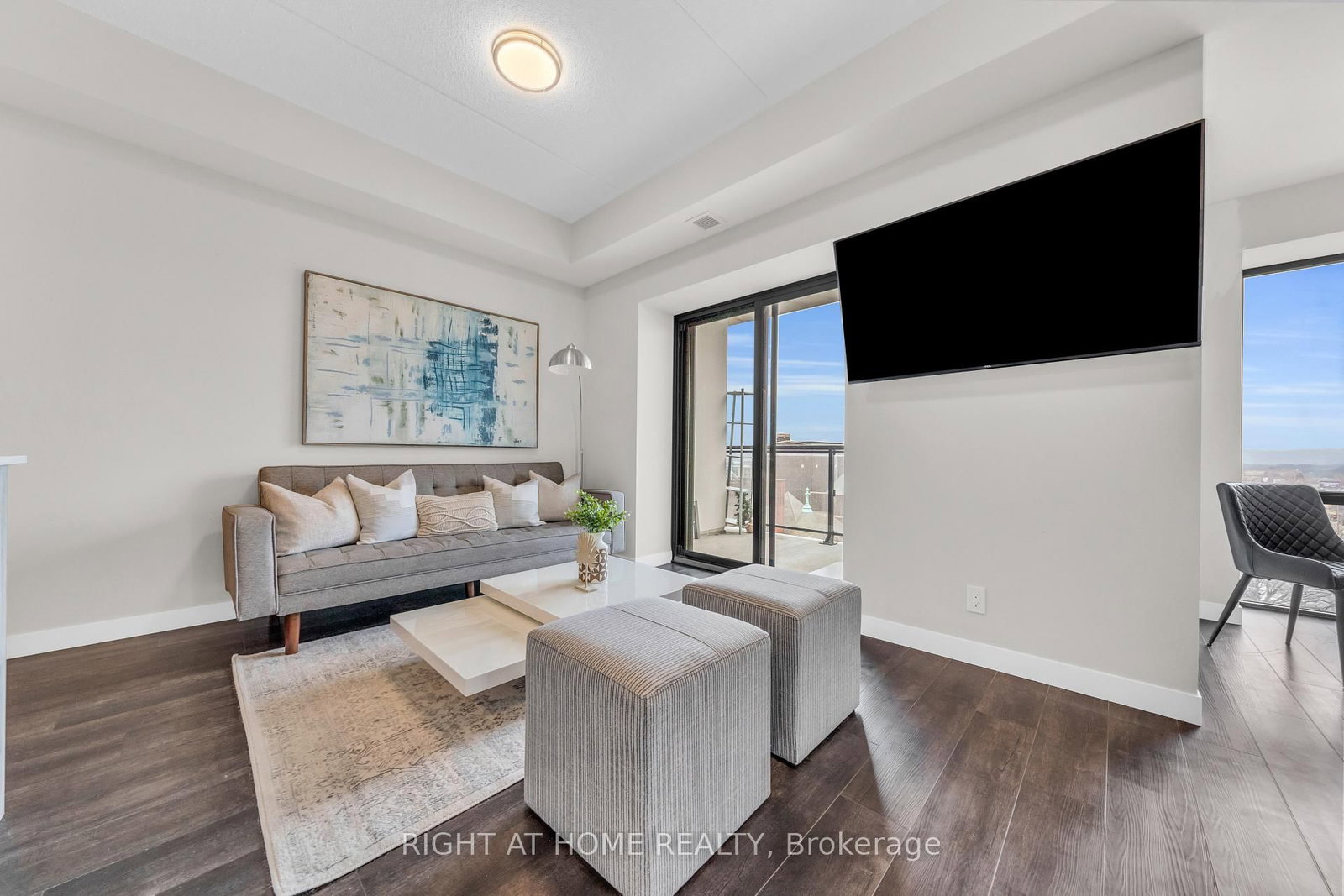 Condo for sale at 807-15 Queen Street, Hamilton, Ontario, L8P 0C6 - Central - MLS: X12801696