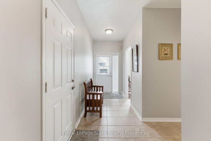 16 - 40 Wesleyan Crt, Hamilton, L9G 5C7 | Image 2