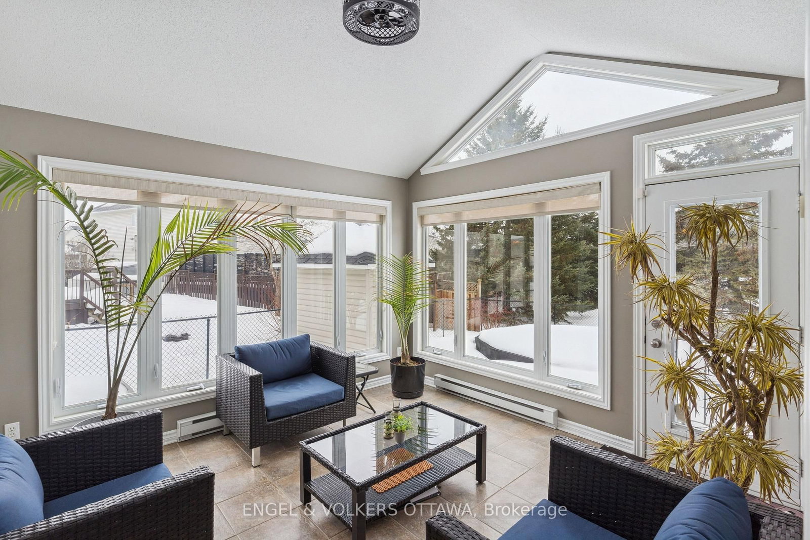 Detached House for sale at 76 Frontenac Boulevard, Russell, Ontario, K0A 1W0 - Embrun - MLS: X12801962