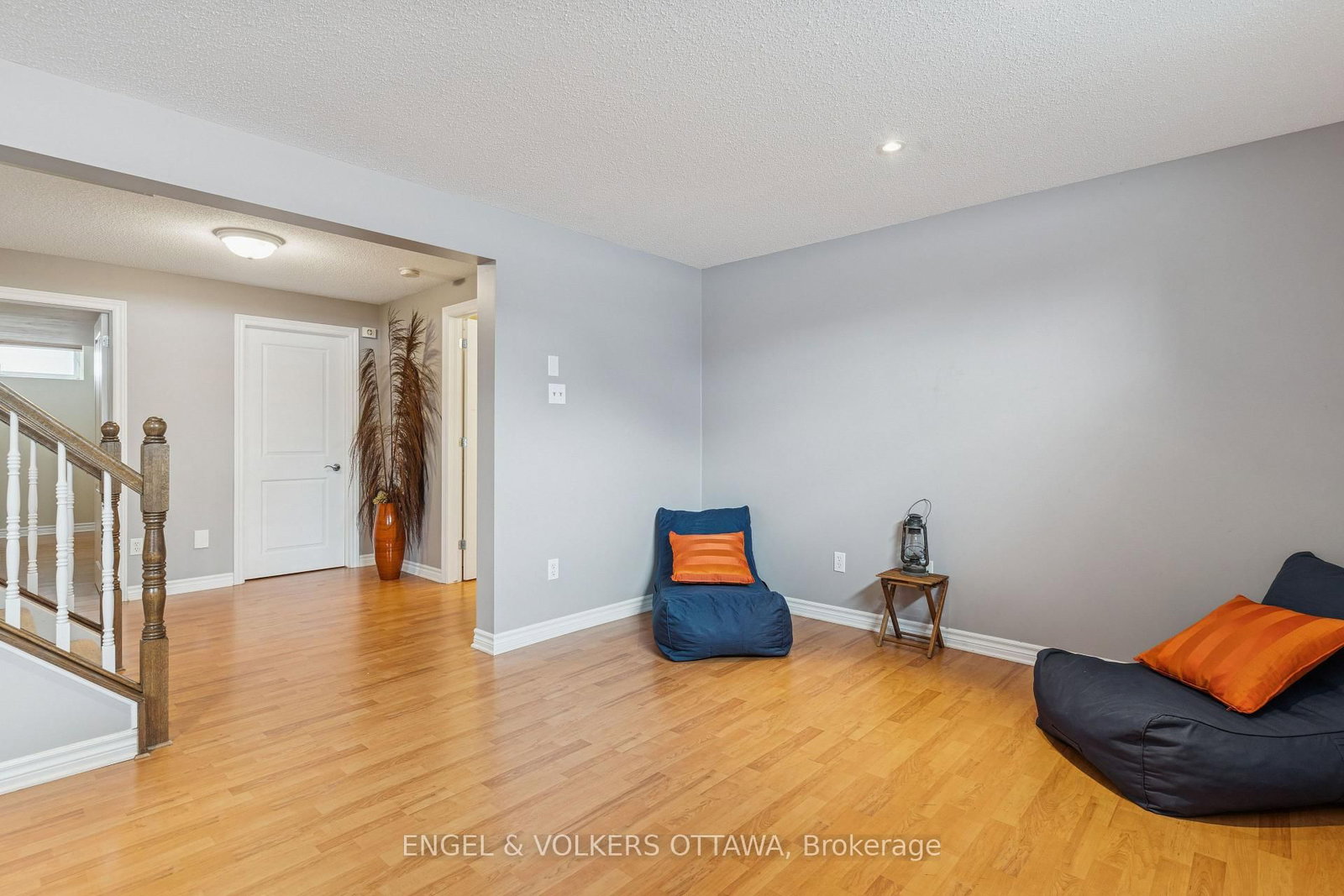 Detached House for sale at 76 Frontenac Boulevard, Russell, Ontario, K0A 1W0 - Embrun - MLS: X12801962