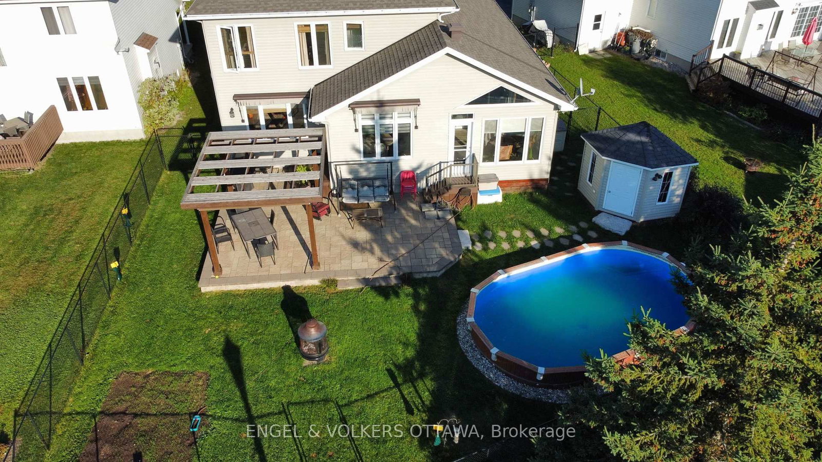 Detached House for sale at 76 Frontenac Boulevard, Russell, Ontario, K0A 1W0 - Embrun - MLS: X12801962