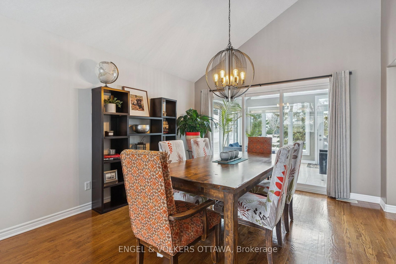 Detached House for sale at 76 Frontenac Boulevard, Russell, Ontario, K0A 1W0 - Embrun - MLS: X12801962