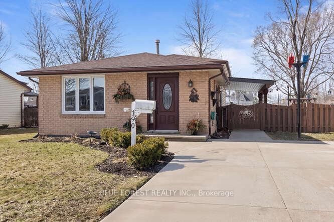 Detached House for sale at 190 Elizabeth Street, Southwest Middlesex, Ontario, N0L 1M0 - Glencoe - MLS: X12801998