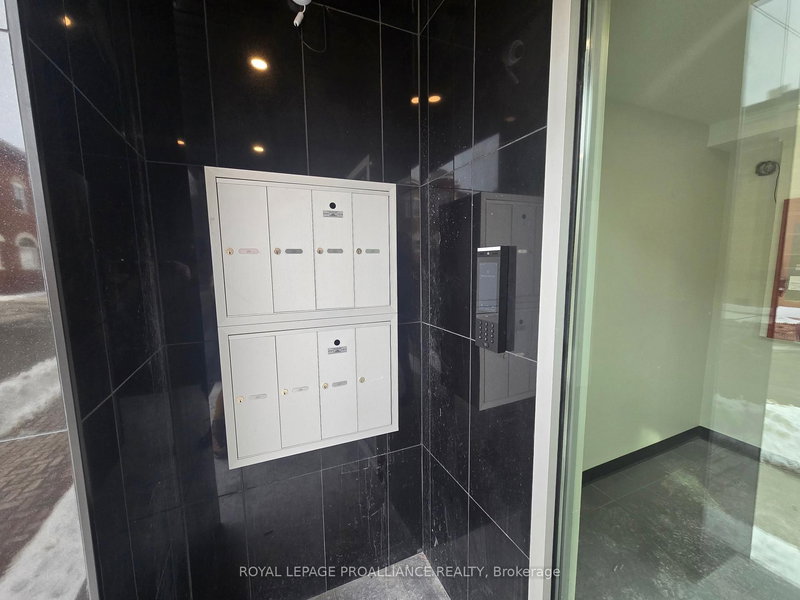 202 - 241 Front St, Belleville, K8N 2Z6 | Image 2