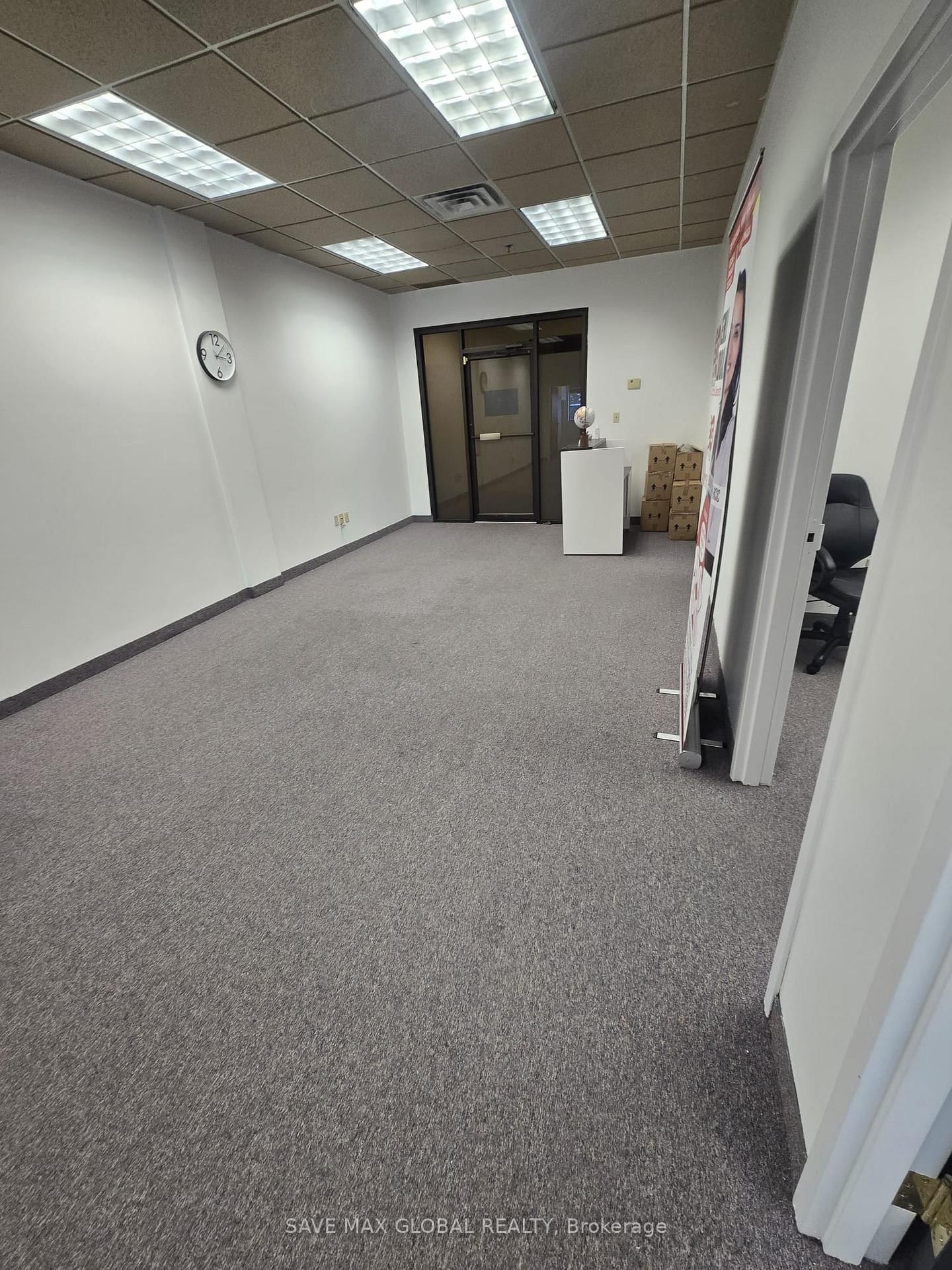 1601 River Road E, Unit 302 - Photo 2