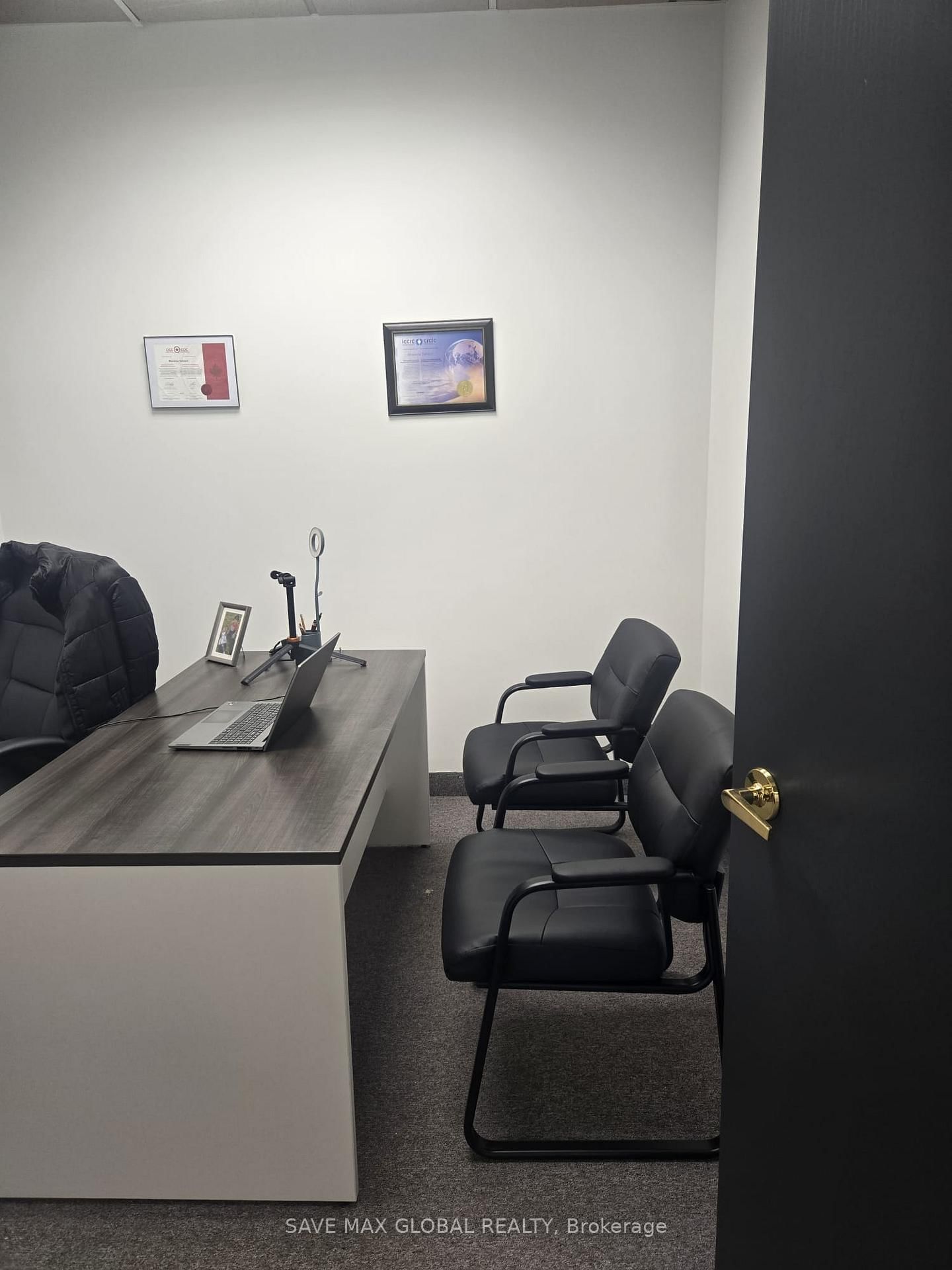 1601 River Road E, Unit 302 - Photo 6