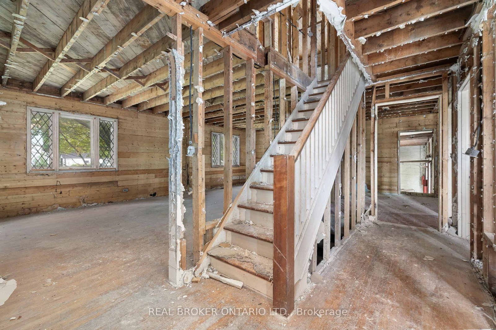 Listing Image 10