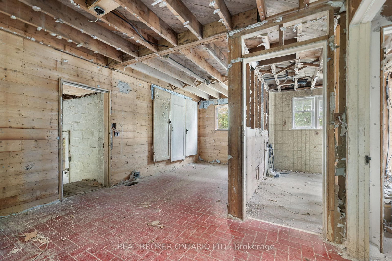 Listing Image 14