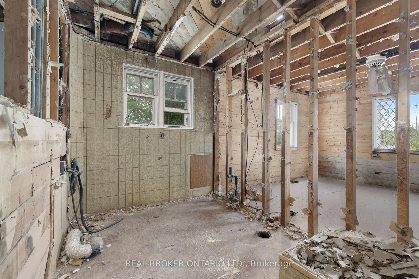 Listing Image 17