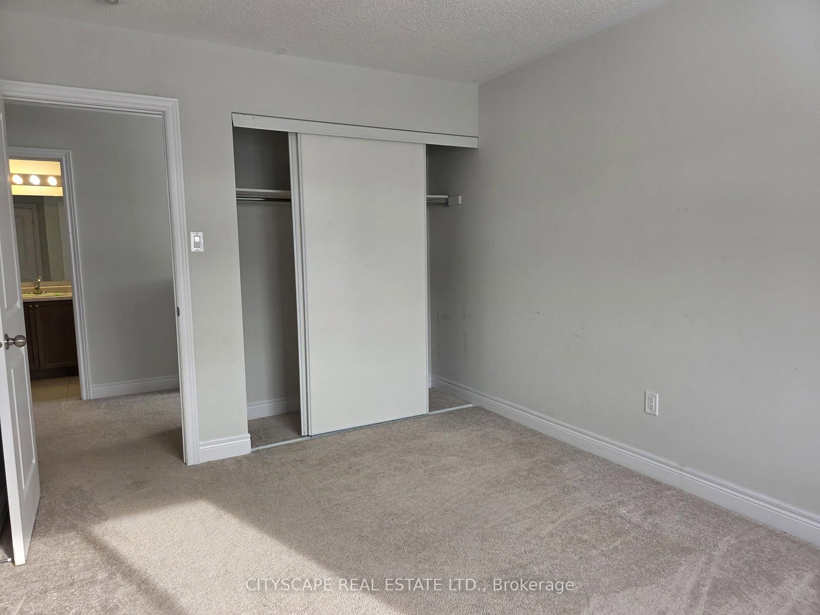 Listing Image 28