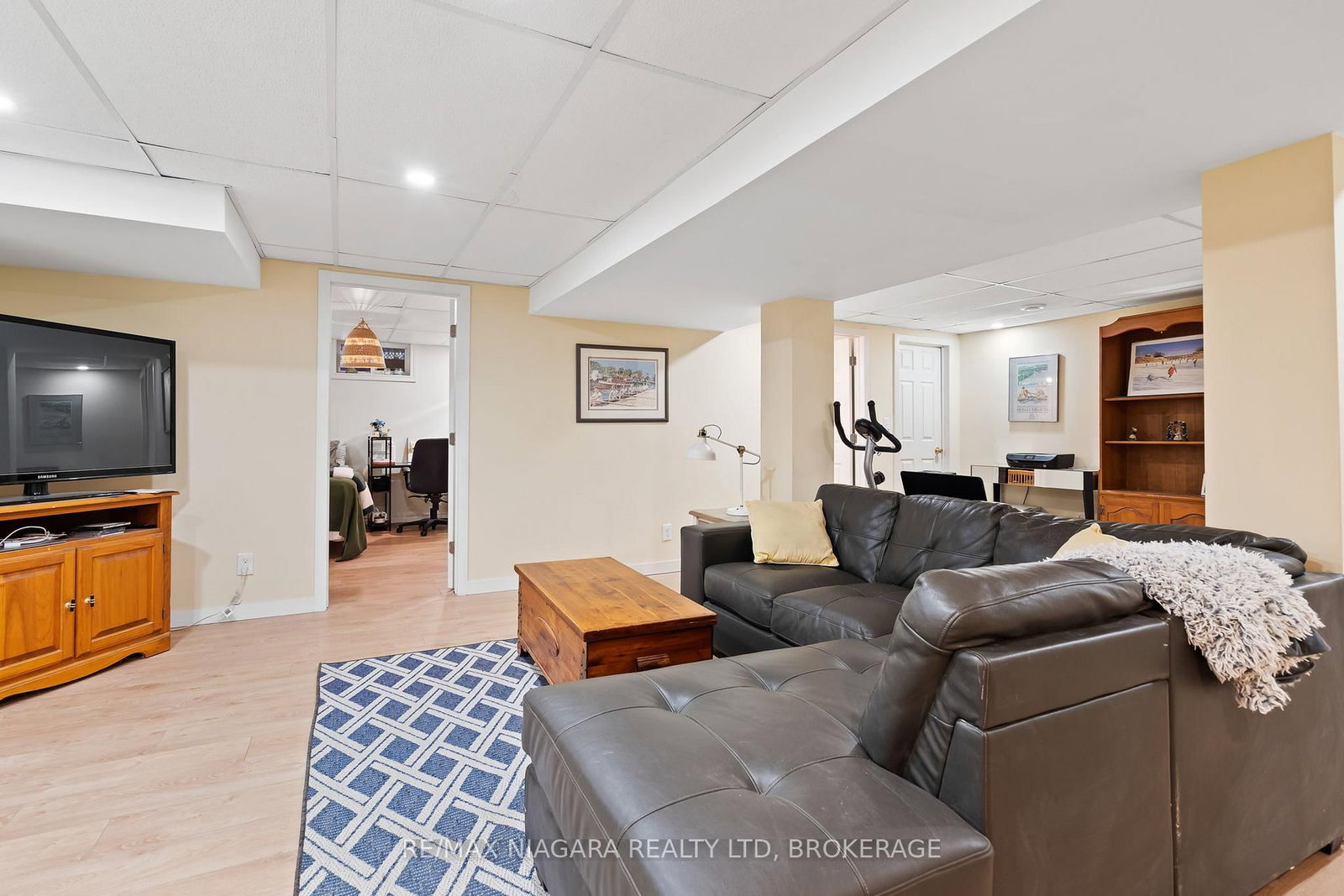 Listing Image 17