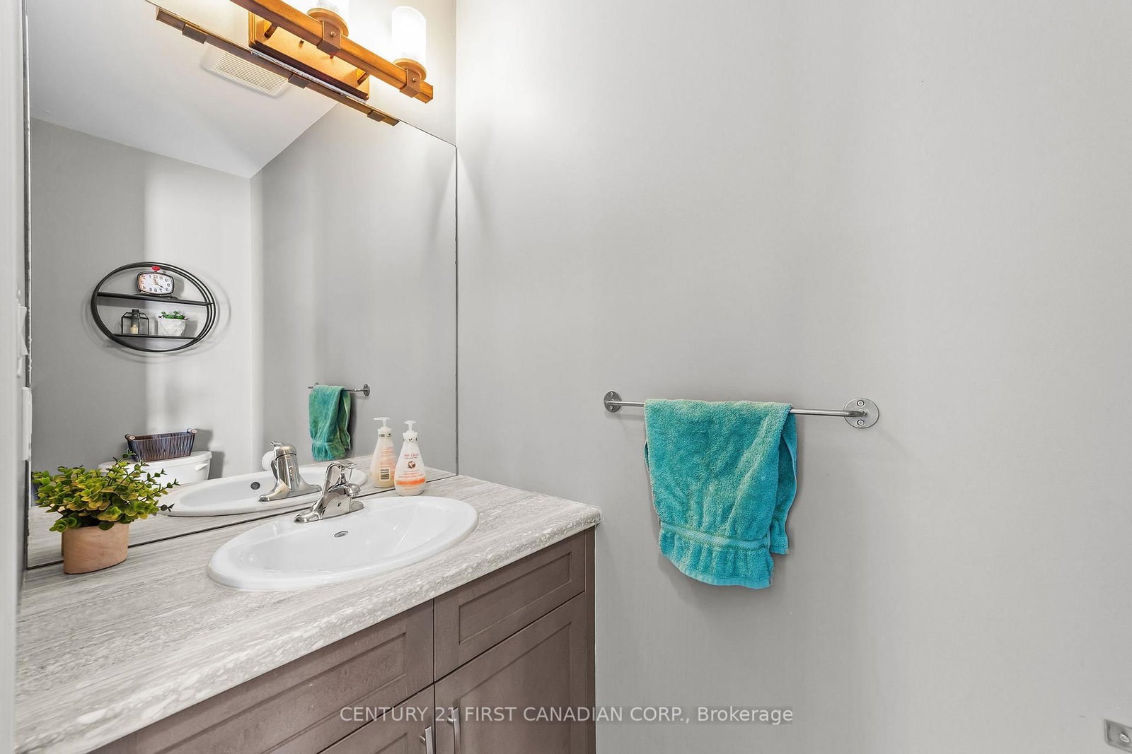 Detached House for sale at 181 Gilmour Drive, Lucan Biddulph, Ontario, N0M 2J0 - Lucan - MLS: X12802572