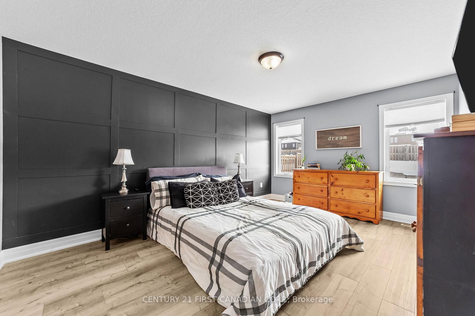 Detached House for sale at 181 Gilmour Drive, Lucan Biddulph, Ontario, N0M 2J0 - Lucan - MLS: X12802572