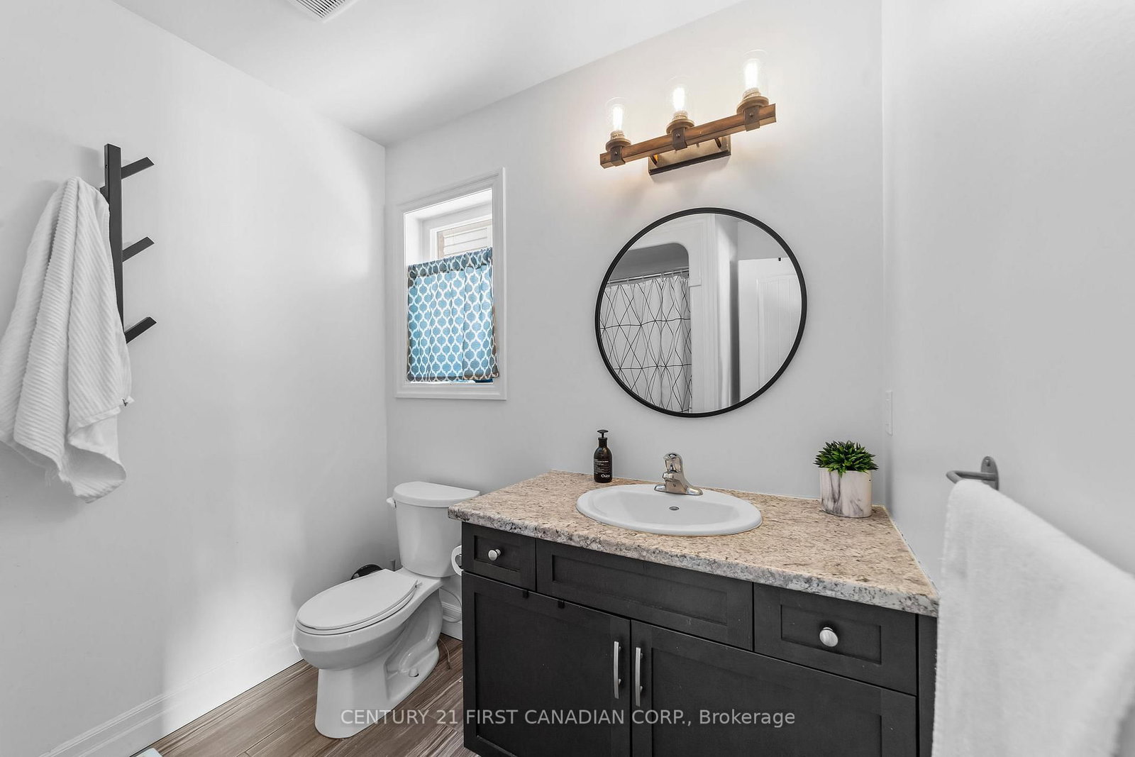 Detached House for sale at 181 Gilmour Drive, Lucan Biddulph, Ontario, N0M 2J0 - Lucan - MLS: X12802572