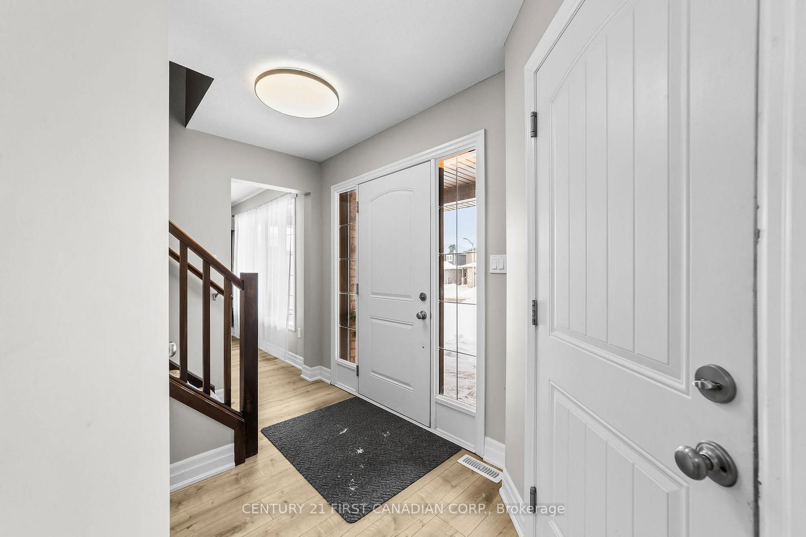 Detached House for sale at 181 Gilmour Drive, Lucan Biddulph, Ontario, N0M 2J0 - Lucan - MLS: X12802572