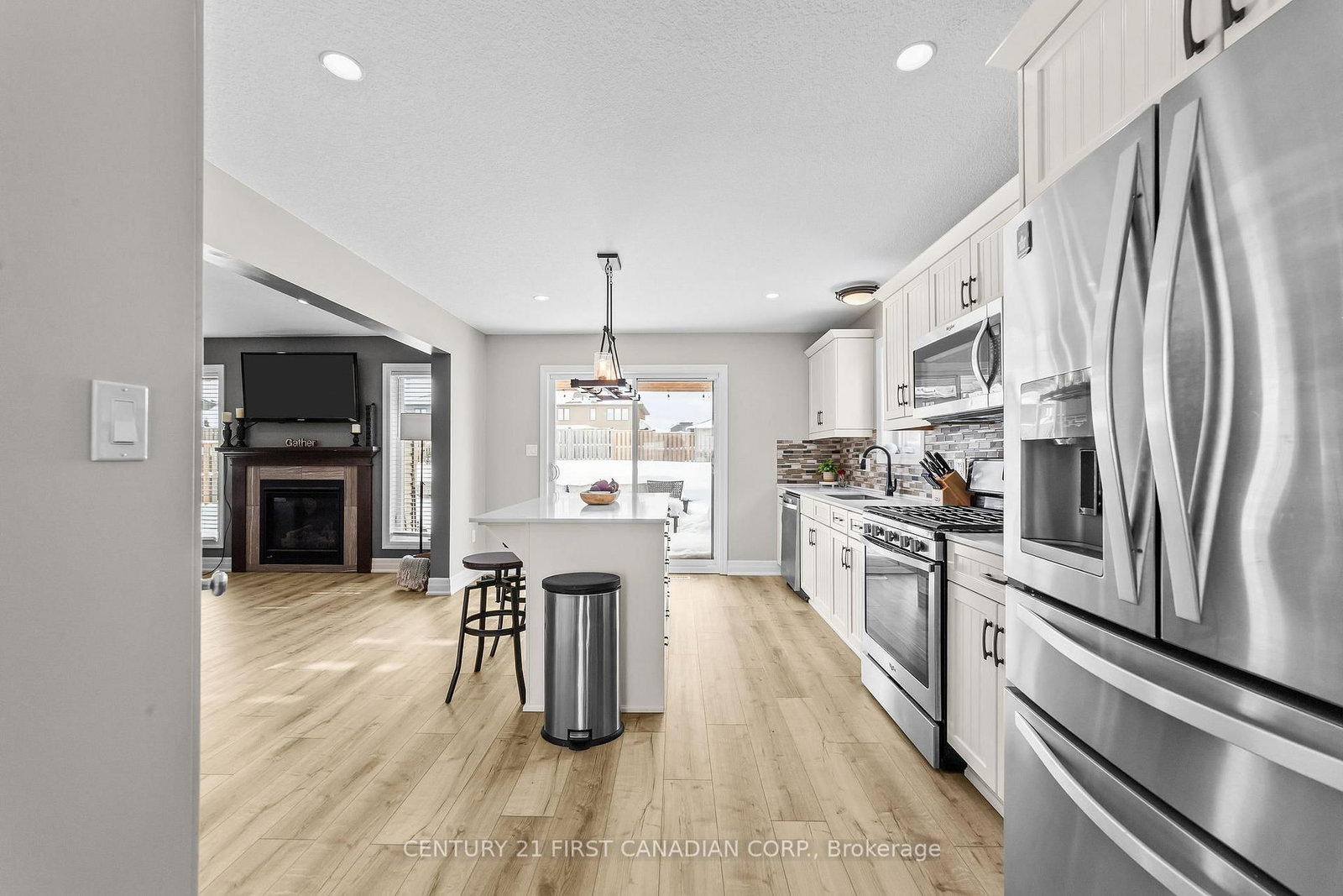 Detached House for sale at 181 Gilmour Drive, Lucan Biddulph, Ontario, N0M 2J0 - Lucan - MLS: X12802572