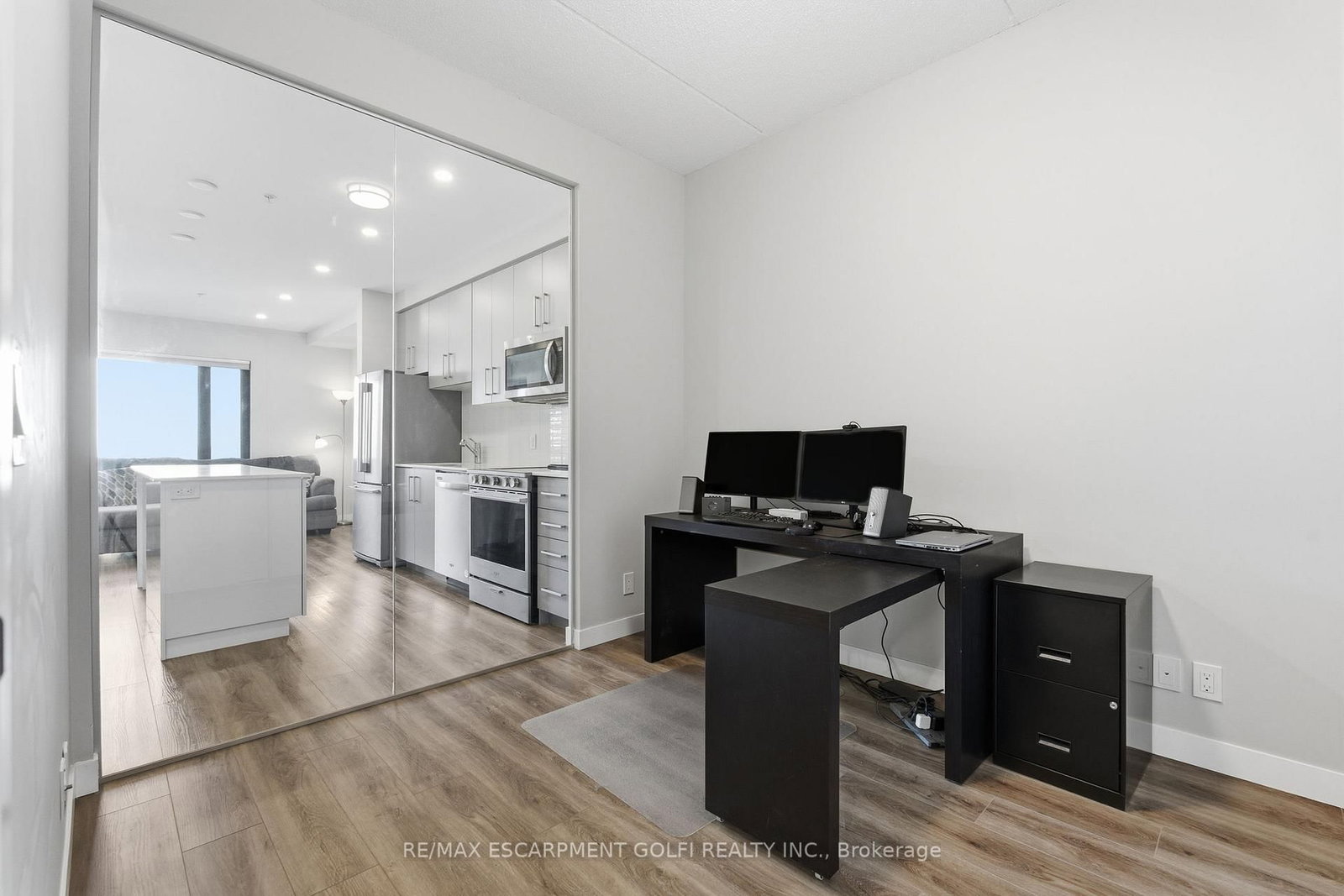 Condo for sale at 609-15 Queen Street, Hamilton, Ontario, L8P 0C6 - Central - MLS: X12802720