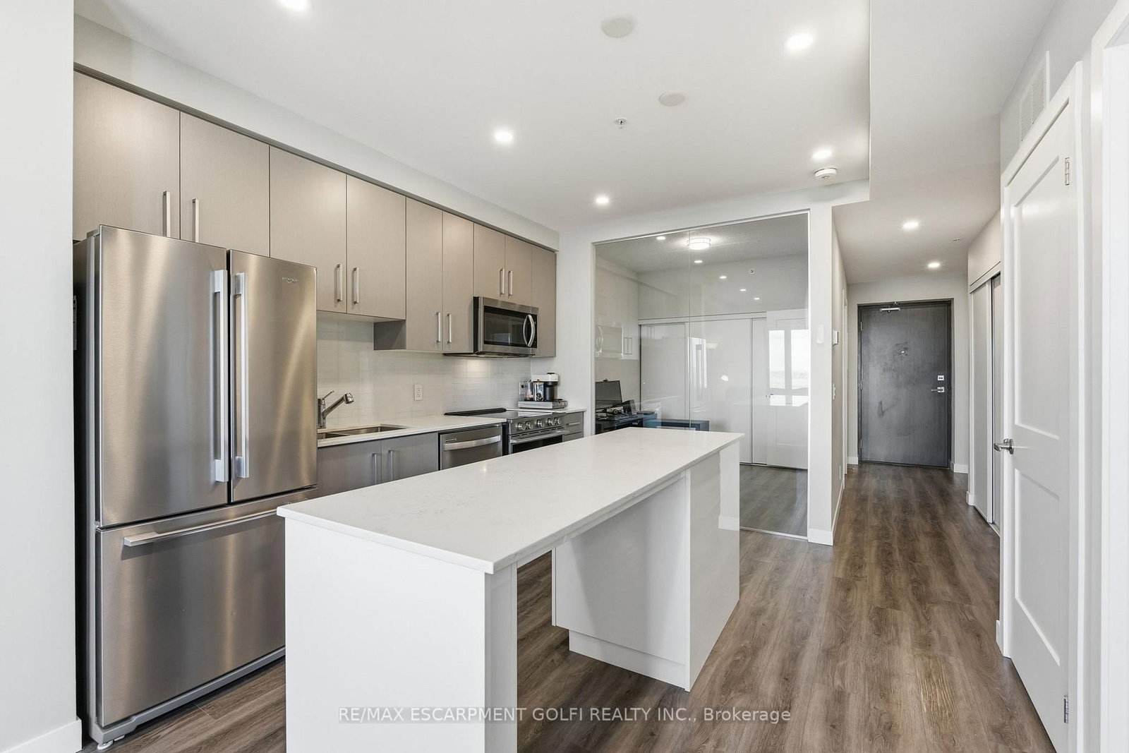 Condo for sale at 609-15 Queen Street, Hamilton, Ontario, L8P 0C6 - Central - MLS: X12802720