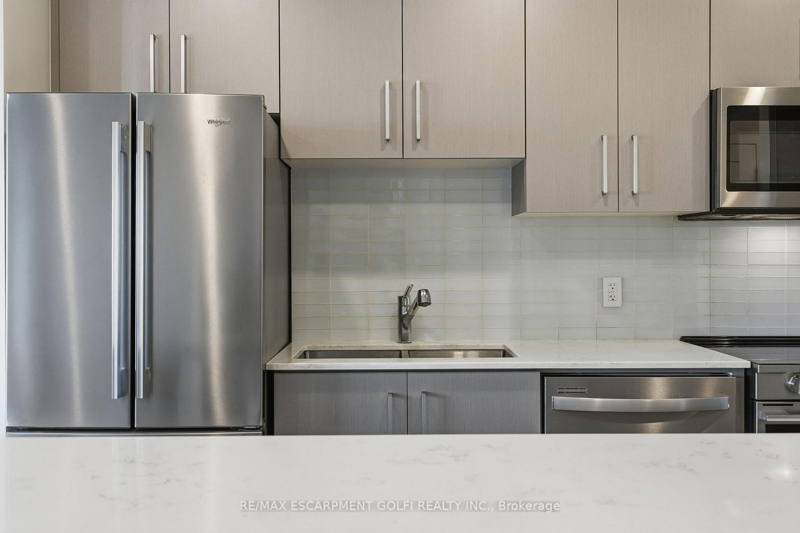 Condo for sale at 609-15 Queen Street, Hamilton, Ontario, L8P 0C6 - Central - MLS: X12802720