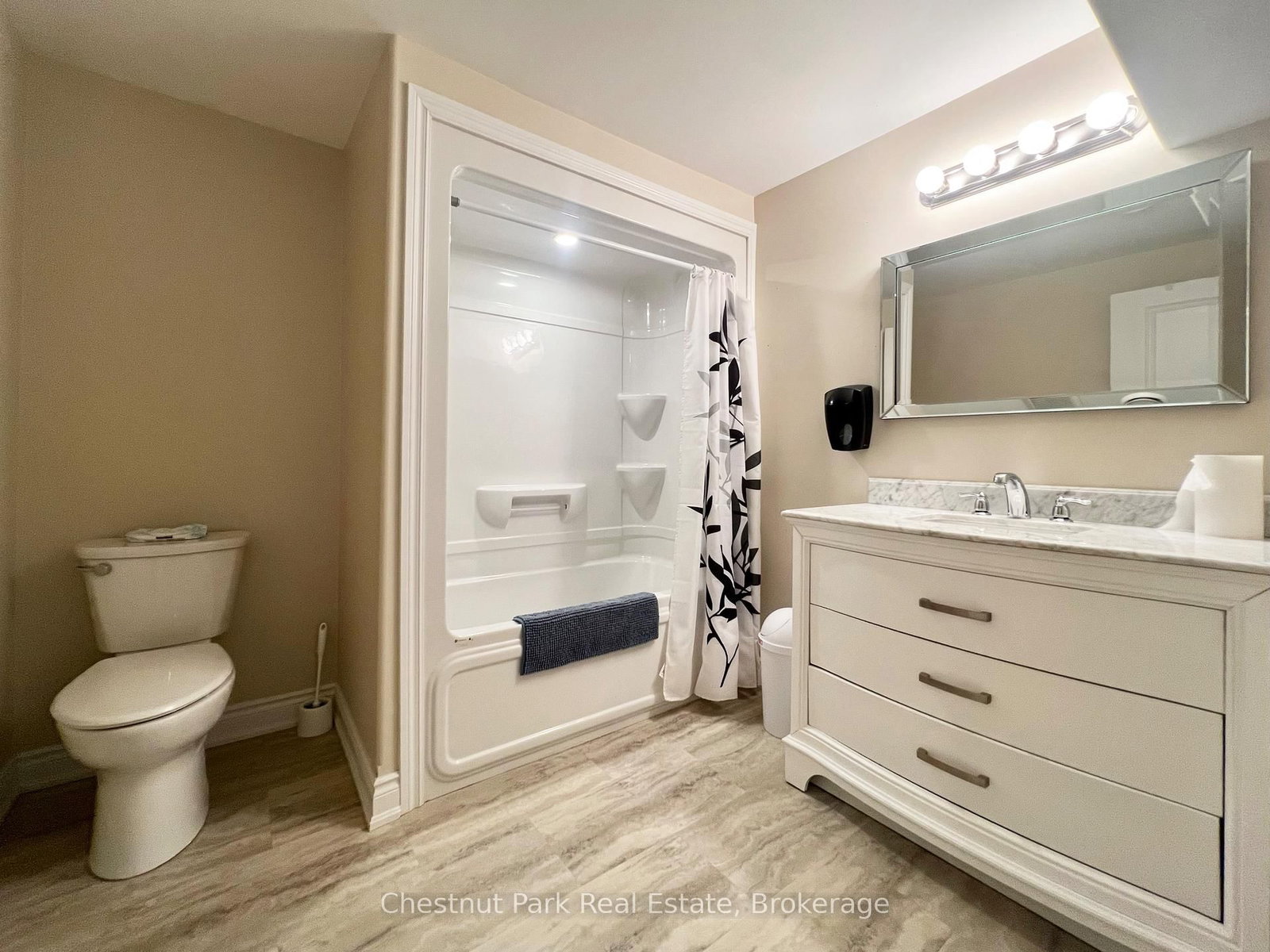 8 William James Court • #28 • Dysart et al, ON photo 46