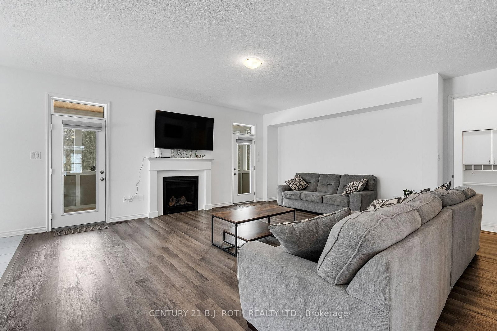 Detached House for sale at 22 Dyer Crescent, Bracebridge, Ontario, P1L 0N4 - Macaulay - MLS: X12802894