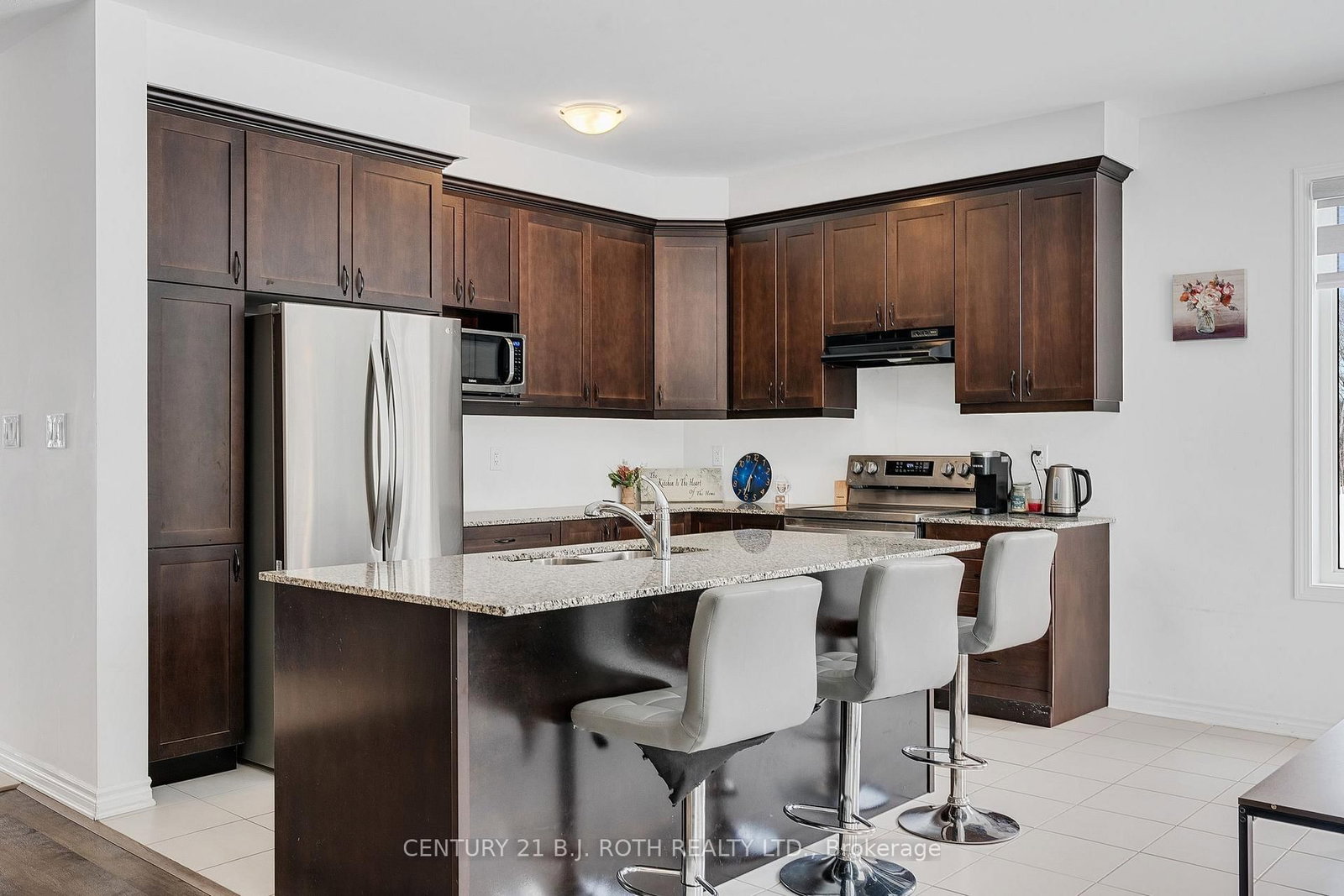 Detached House for sale at 22 Dyer Crescent, Bracebridge, Ontario, P1L 0N4 - Macaulay - MLS: X12802894