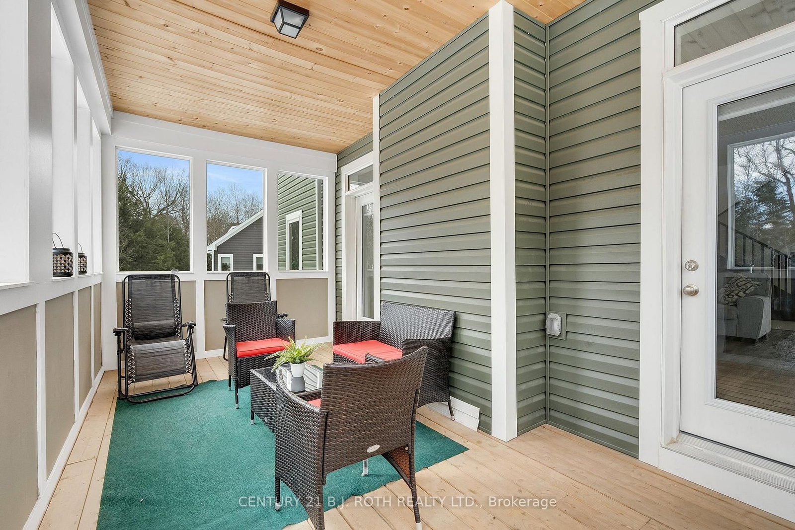 Detached House for sale at 22 Dyer Crescent, Bracebridge, Ontario, P1L 0N4 - Macaulay - MLS: X12802894