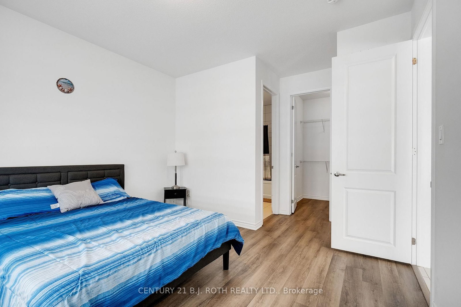 Detached House for sale at 22 Dyer Crescent, Bracebridge, Ontario, P1L 0N4 - Macaulay - MLS: X12802894