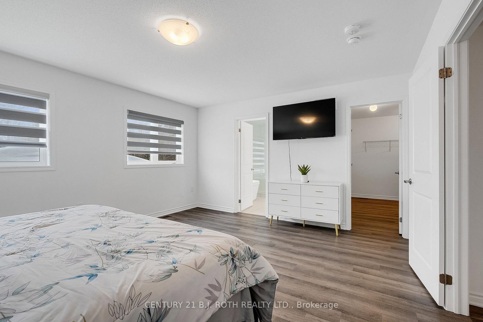 Detached House for sale at 22 Dyer Crescent, Bracebridge, Ontario, P1L 0N4 - Macaulay - MLS: X12802894