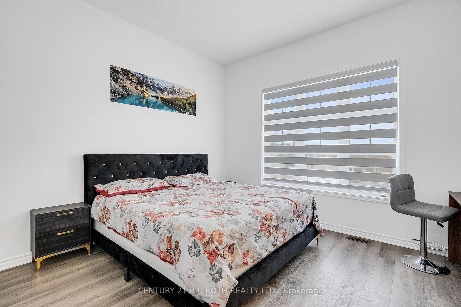 Detached House for sale at 22 Dyer Crescent, Bracebridge, Ontario, P1L 0N4 - Macaulay - MLS: X12802894