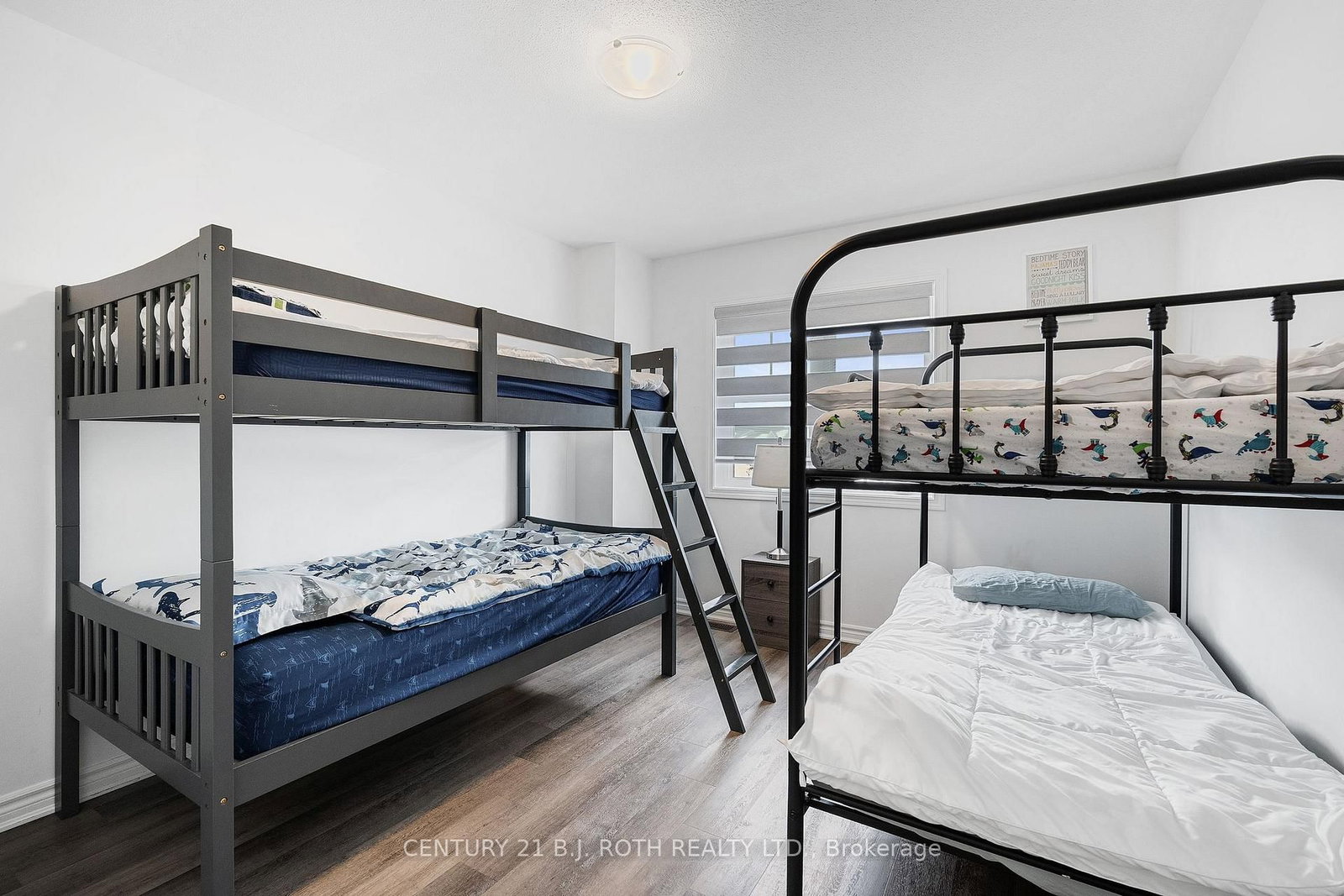 Detached House for sale at 22 Dyer Crescent, Bracebridge, Ontario, P1L 0N4 - Macaulay - MLS: X12802894