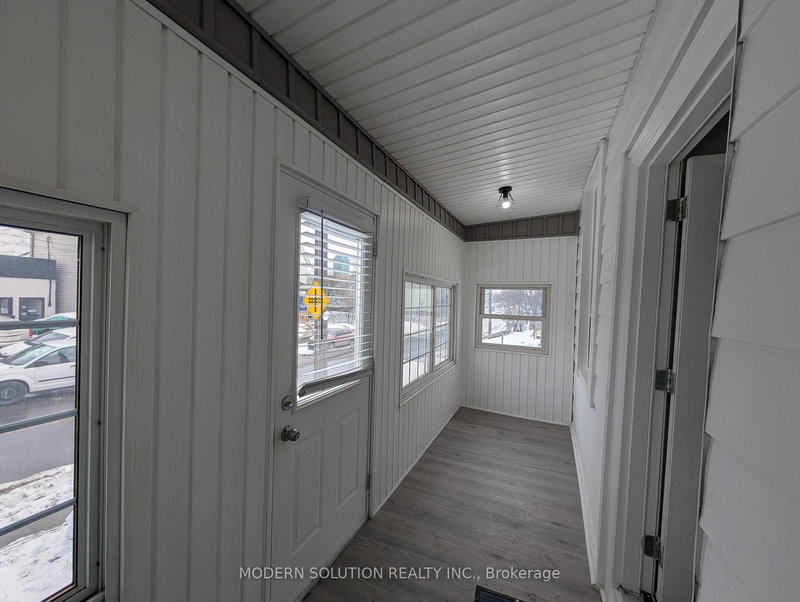 266 Beach Rd, Hamilton, L8L 4B2 | Image 2