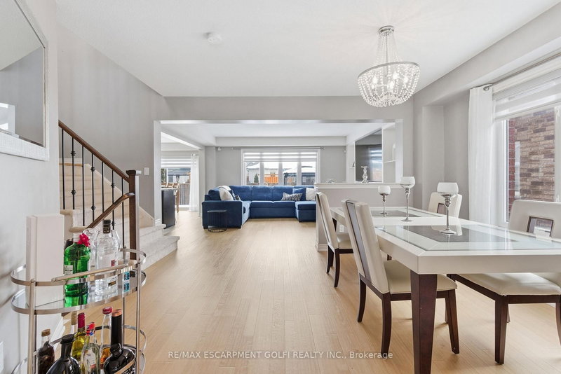 28 SILVERWOOD Ave, Welland, L3C 0C3 | Image 2