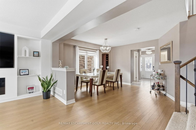 28 SILVERWOOD Ave, Welland, L3C 0C3 | Image 3