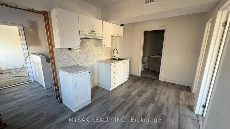 7 King St, St. Catharines, L2R 5H9 | Image 2