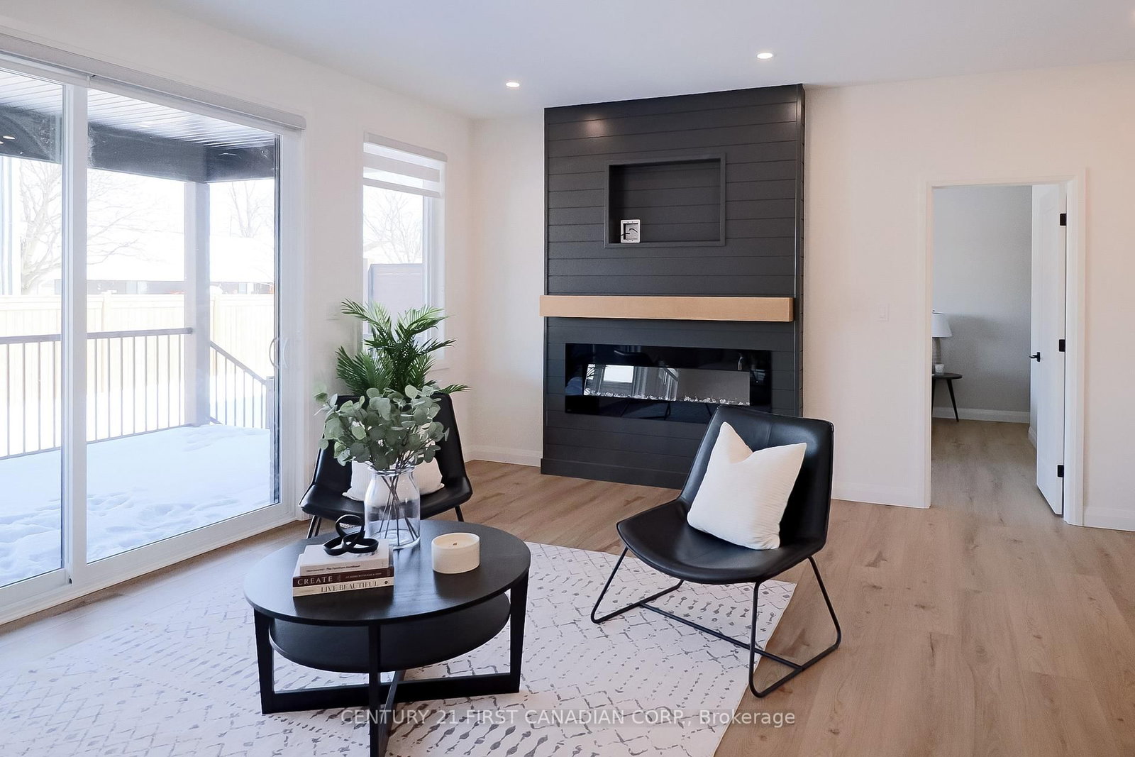 Townhouse for sale at 10-32 Postma Crescent, North Middlesex, Ontario, N0M 1A0 - Ailsa Craig - MLS: X12803400