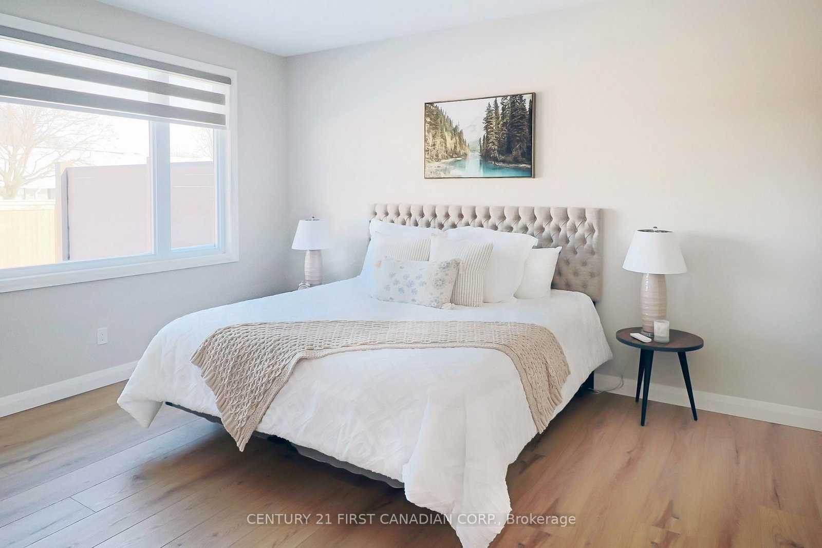 Townhouse for sale at 10-32 Postma Crescent, North Middlesex, Ontario, N0M 1A0 - Ailsa Craig - MLS: X12803400