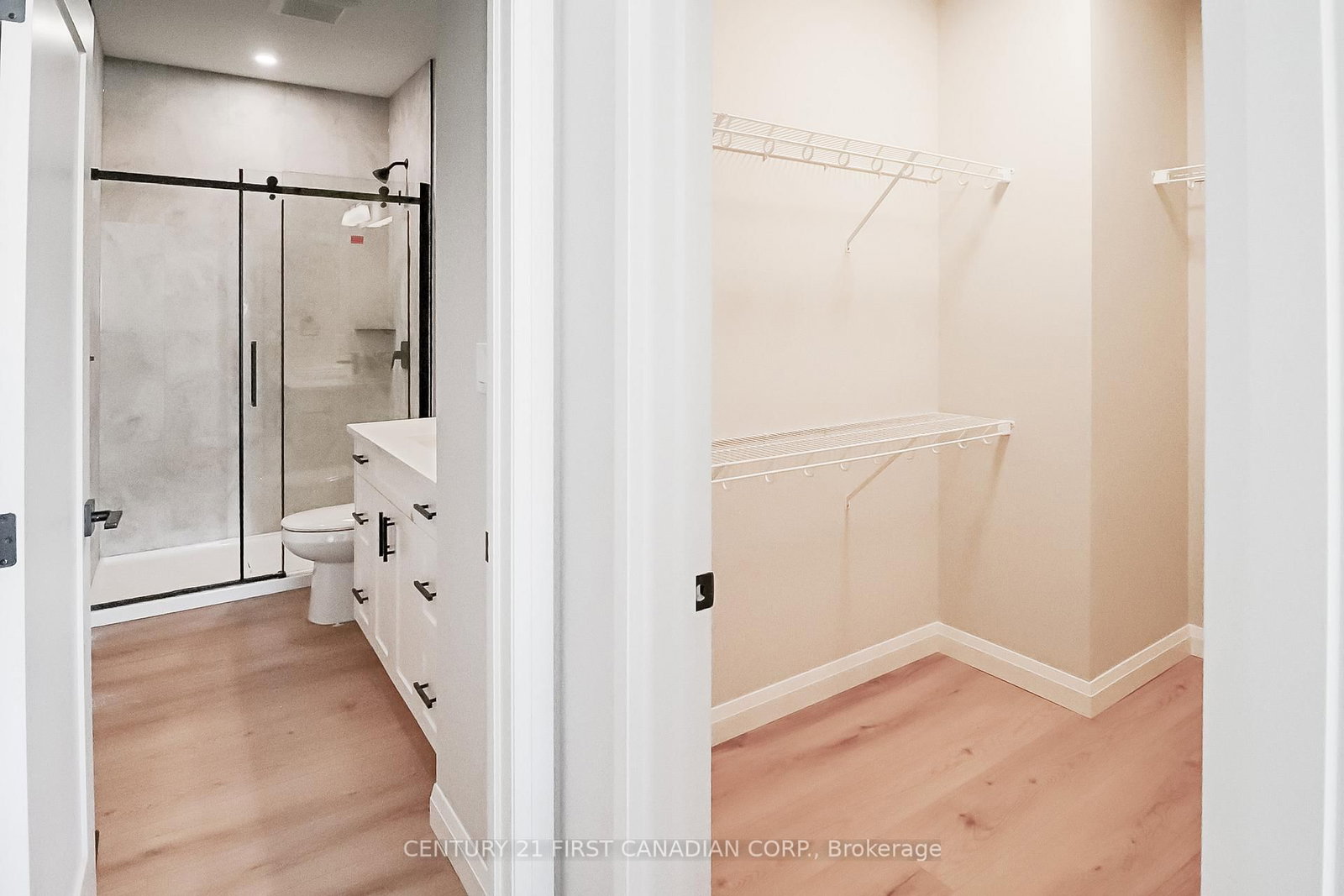 Townhouse for sale at 10-32 Postma Crescent, North Middlesex, Ontario, N0M 1A0 - Ailsa Craig - MLS: X12803400