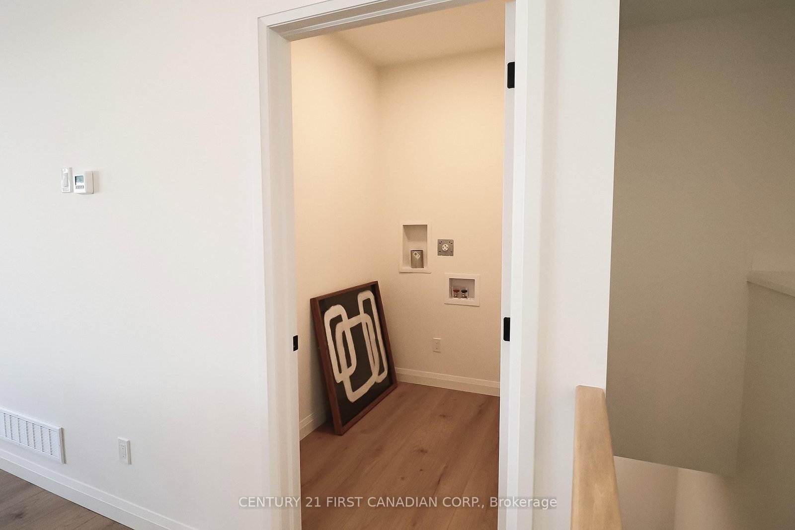 Townhouse for sale at 10-32 Postma Crescent, North Middlesex, Ontario, N0M 1A0 - Ailsa Craig - MLS: X12803400