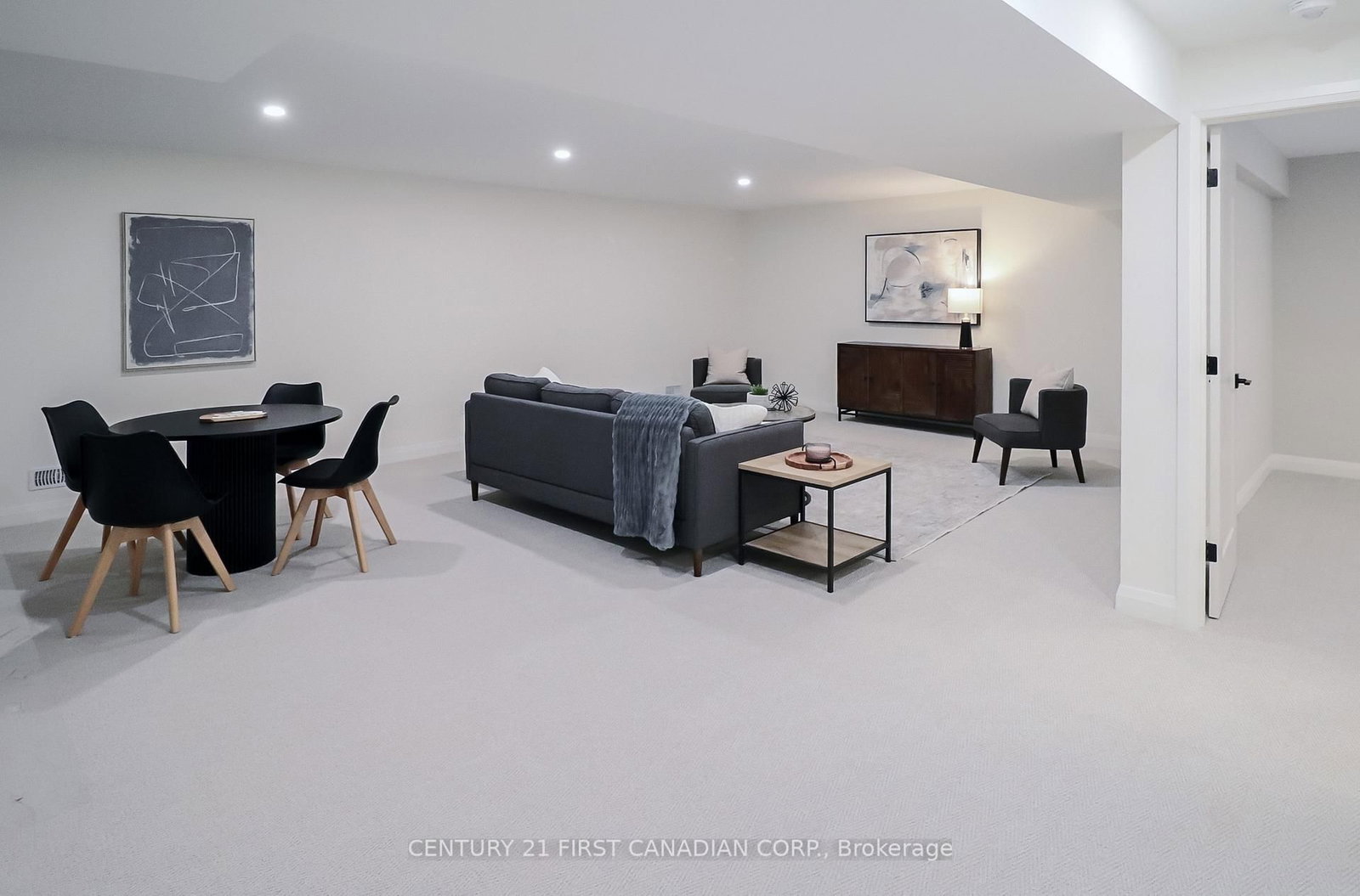 Townhouse for sale at 10-32 Postma Crescent, North Middlesex, Ontario, N0M 1A0 - Ailsa Craig - MLS: X12803400