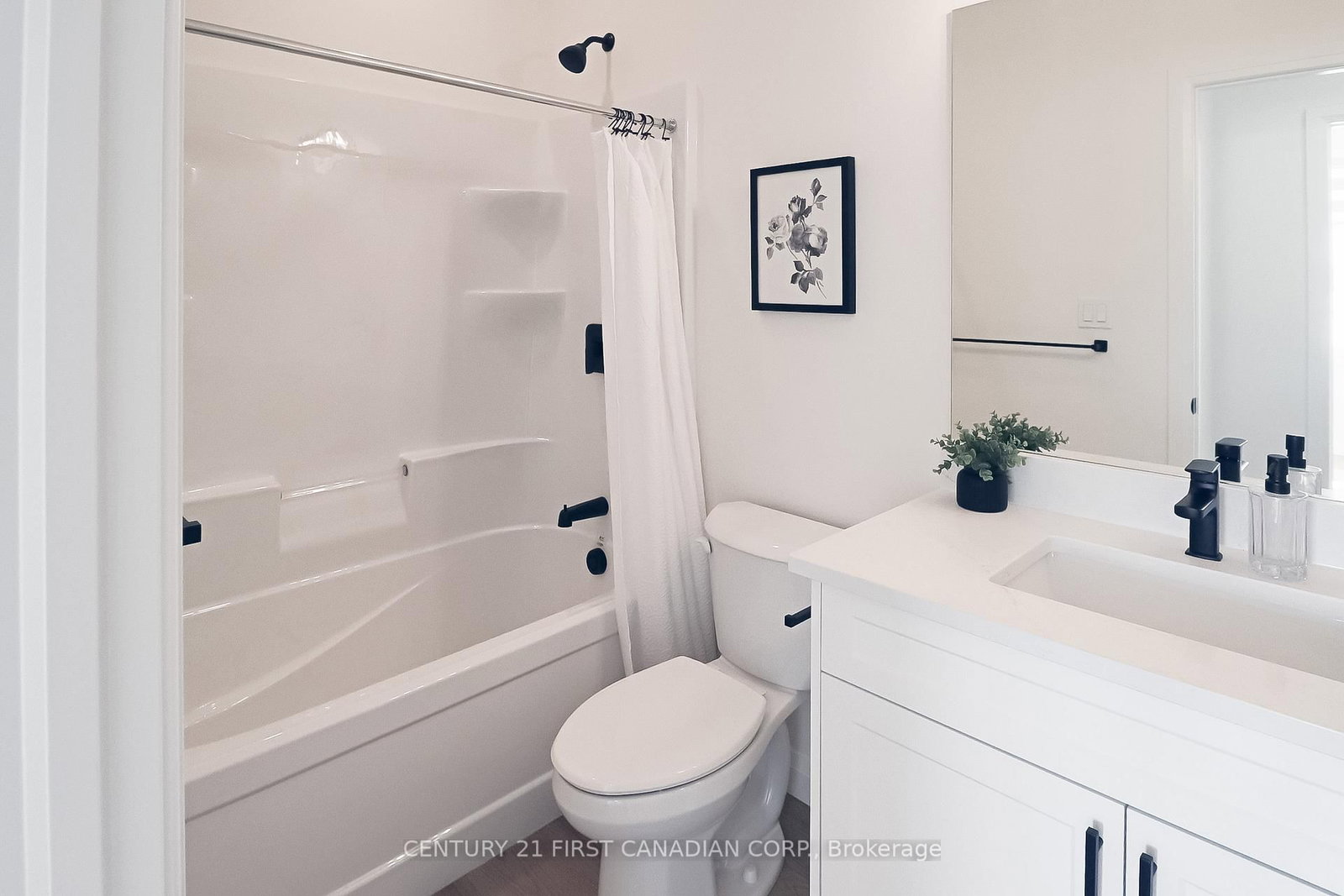 Townhouse for sale at 10-32 Postma Crescent, North Middlesex, Ontario, N0M 1A0 - Ailsa Craig - MLS: X12803400