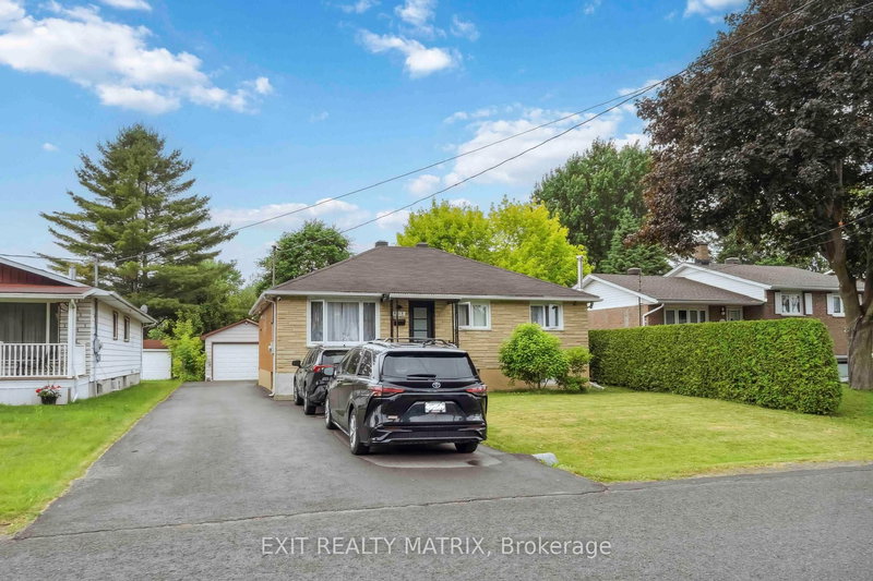 B - 848 Willow Ave, Ottawa, K1E 1C5 | Image 2