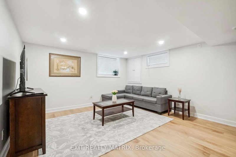 B - 848 Willow Ave, Ottawa, K1E 1C5 | Image 3