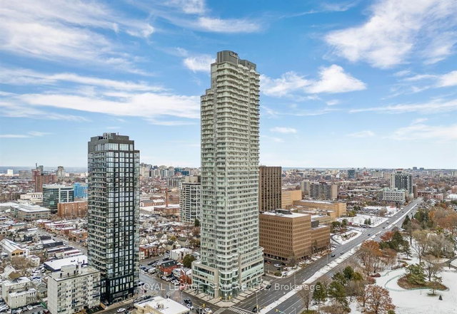 1502 - 805 Carling Avenue