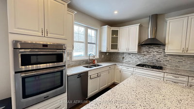 2 Forest Grove Lane, Kitchener, Ontario image-0-4