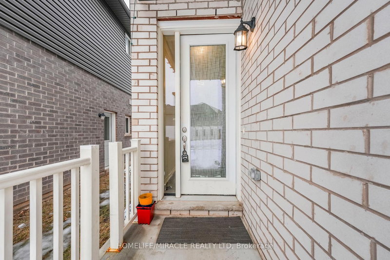 35 Caroline St, Welland, L3B 0J8 | Image 3