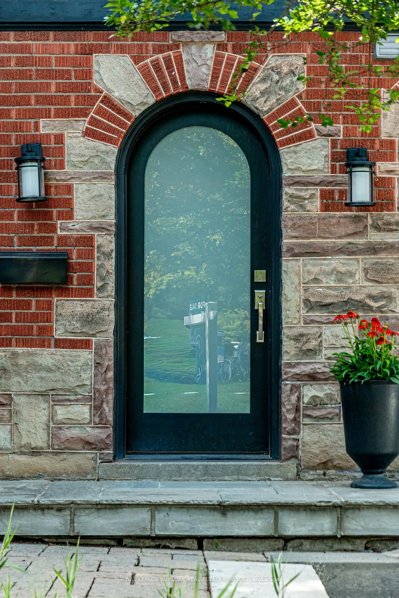 3 Oakwood Pl, Hamilton, L8S 4C9 | Image 3