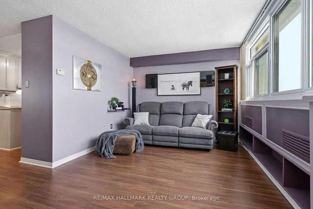 2301 - 500 Laurier Avenue W